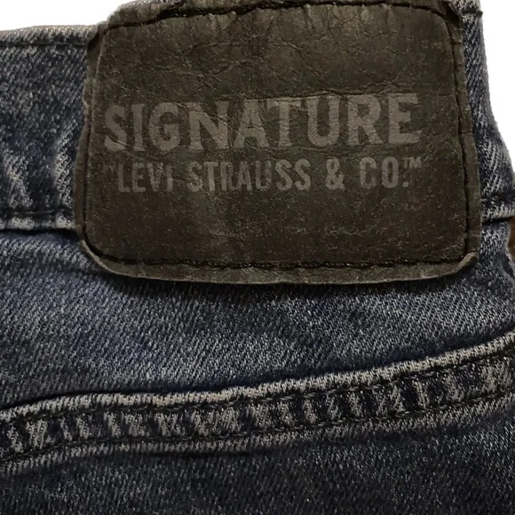 LEVI’S SIGNATURE S67 ATHLETIC JEANS.            SIZE: 33/30 - Picture 7 of 9